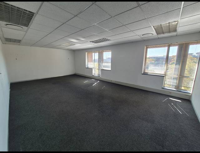 712M² OFFICE TO LET IN WOODMEAD